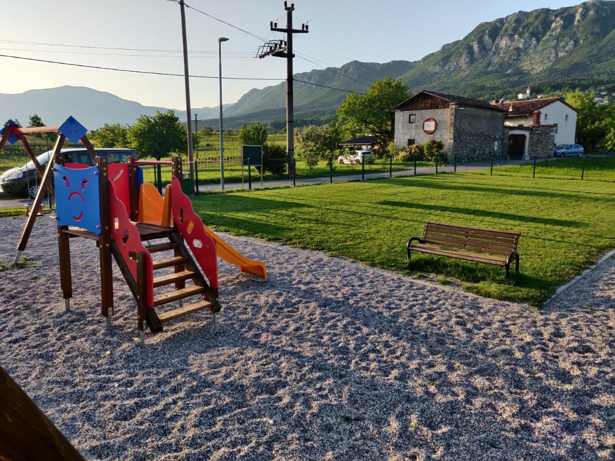 Small House In Vipava Valley Esterno foto